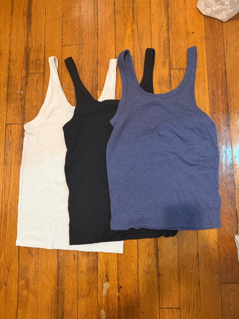 American Eagle Daily Fave Tanks